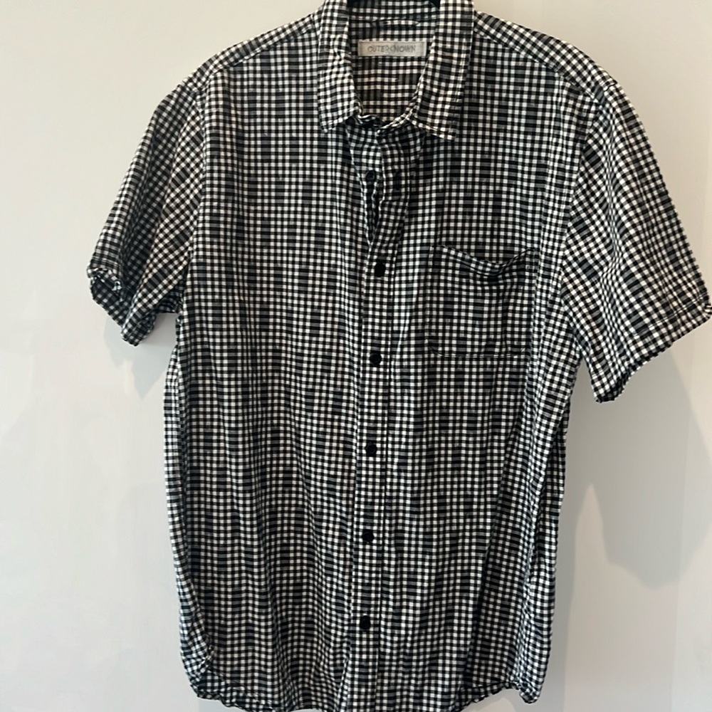 Outerknown black and white short sleeve shirt size Medium